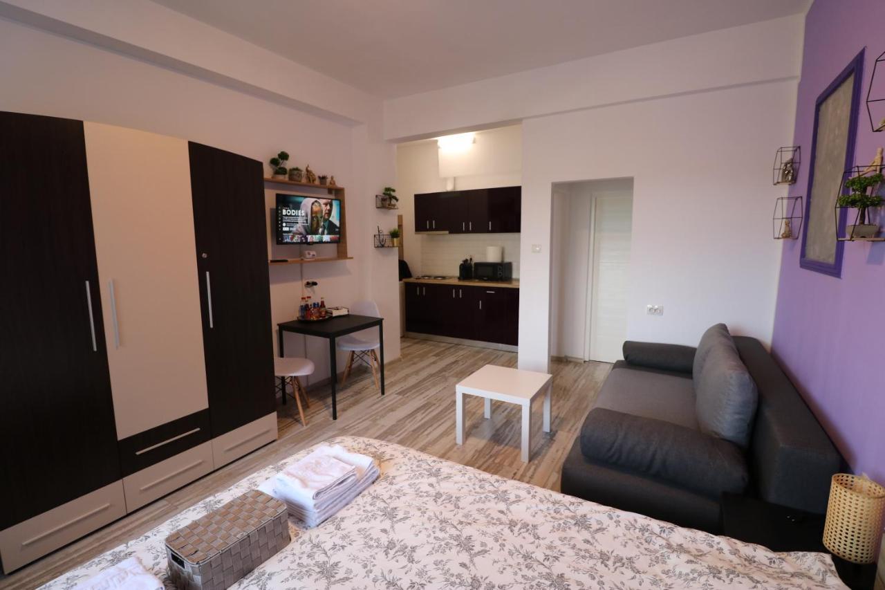 Charming Cozy Studio - Old Town - Free Minibar Apartman Bukarest Kültér fotó