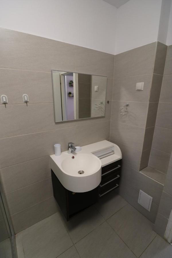 Charming Cozy Studio - Old Town - Free Minibar Apartman Bukarest Kültér fotó